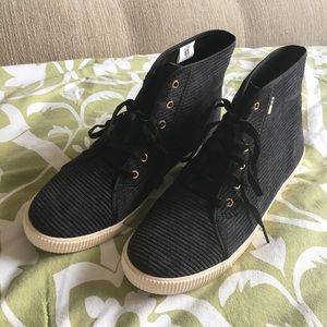 TOMS Black Corduroy Women's Camarillo Sneakers 8.5